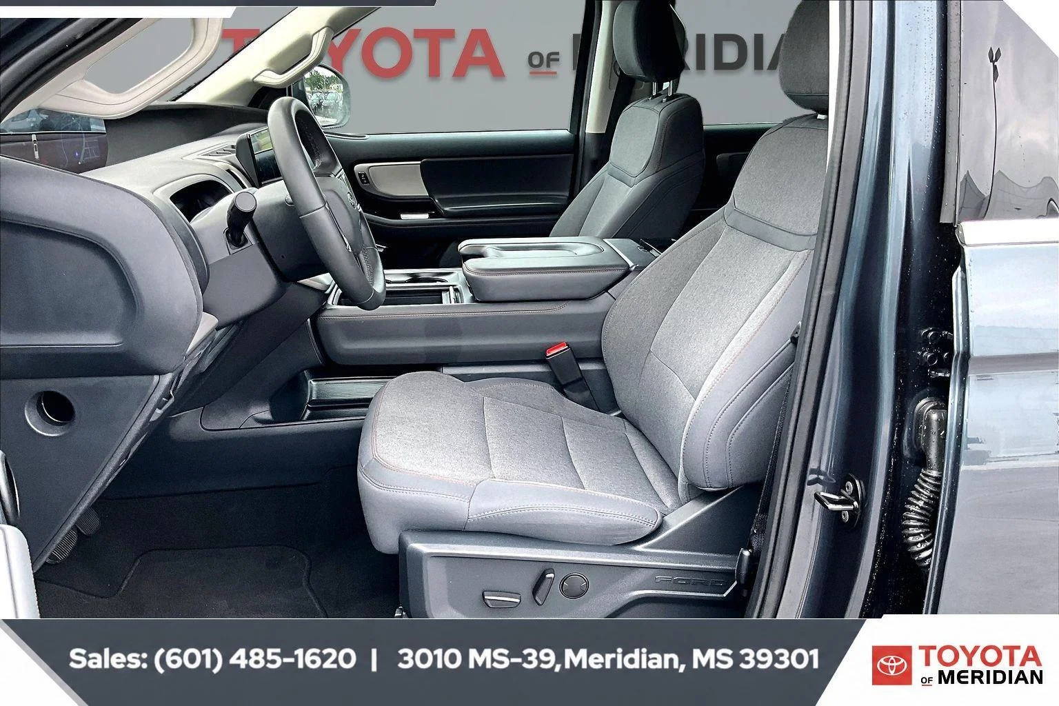 Used 2025 Stone Blue Ford Active image 18