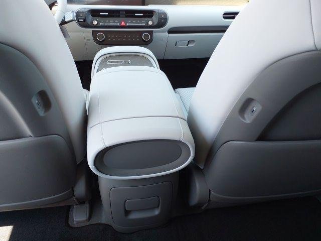 New 2026 Silver Hyundai Blue SEL Premium image 28
