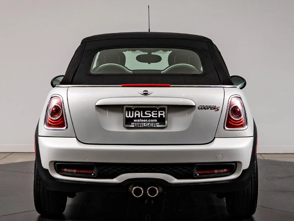 Used 2014 White Silver MINI  image 7