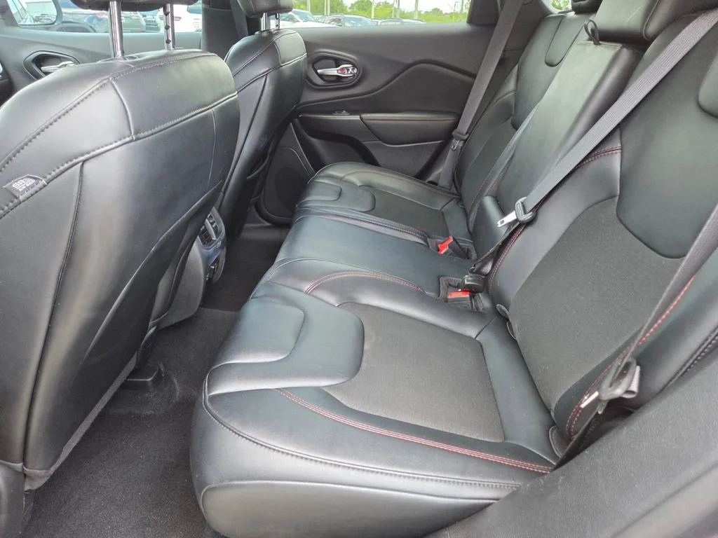 Used 2022 Granite Crystal Metallic Clearcoat Jeep Trailhawk image 23