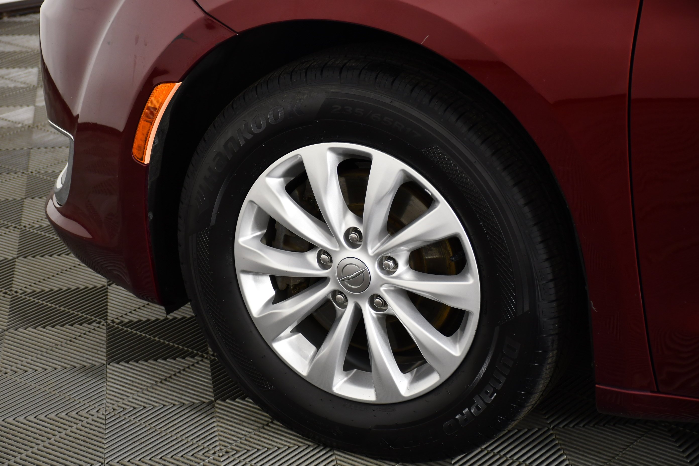 Used 2019 Velvet Red Pearlcoat Chrysler Touring L image 50