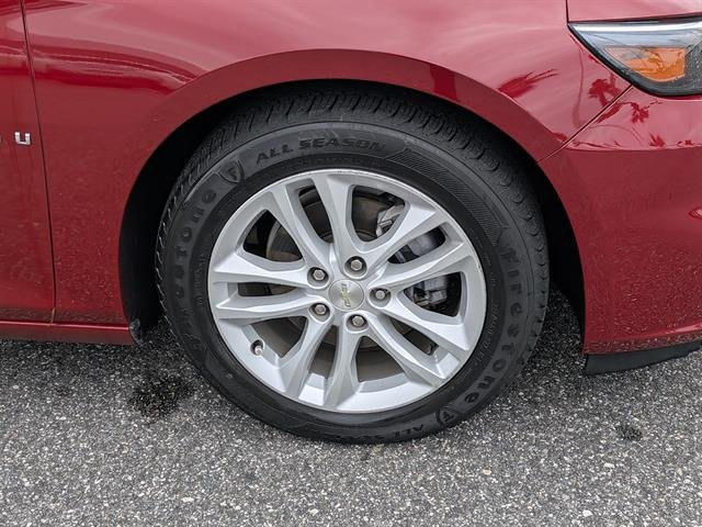 Used 2016 CRYSTAL RED TINTCOAT Chevrolet LT image 10