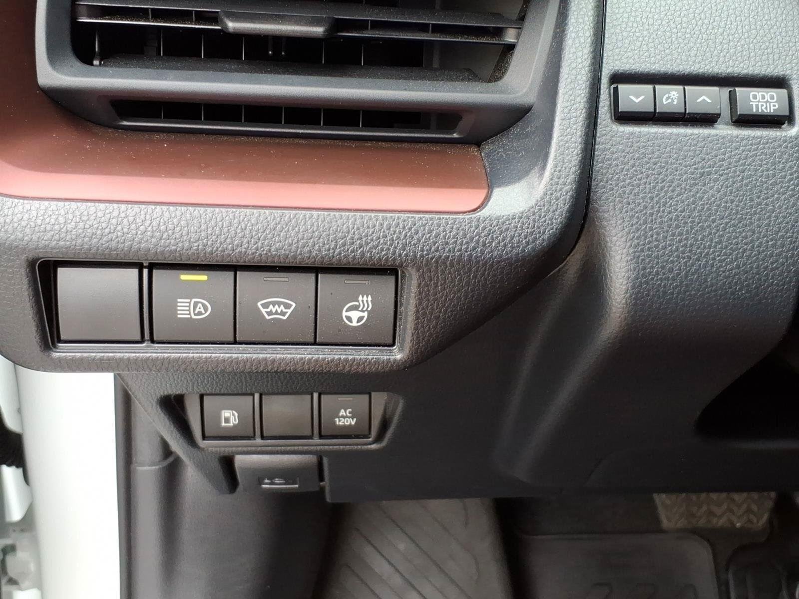 Used 2024 Wind Chill Pearl Toyota SE image 19