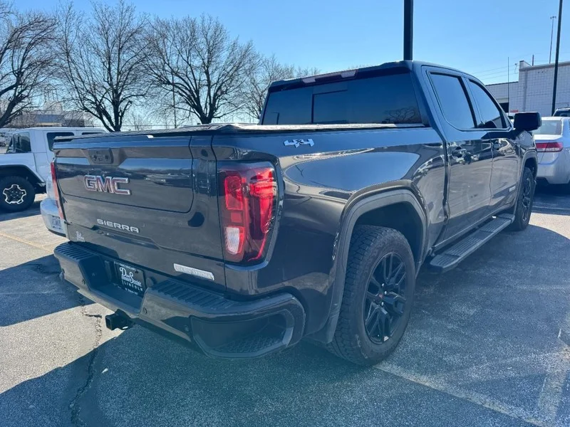 Used 2022 Onyx Black GMC 4WD Crew Cab 147" Elevation w/3SB image 2
