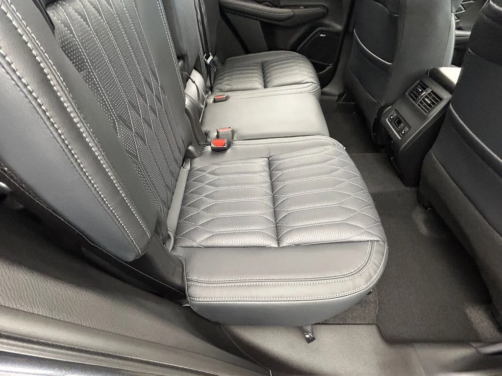 New 2026 Gray Mitsubishi SEL image 38