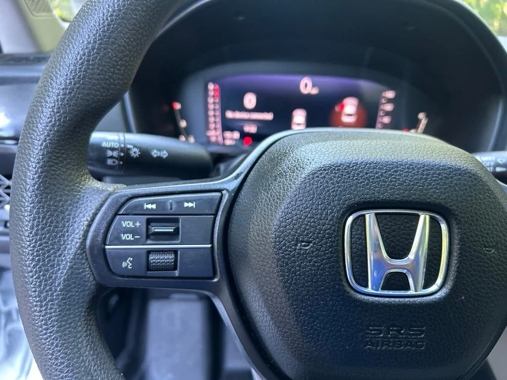 Used 2023 White Honda EX image 22