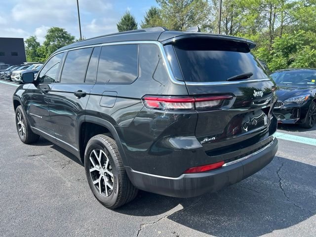 Used 2024 Gray Jeep Limited image 3