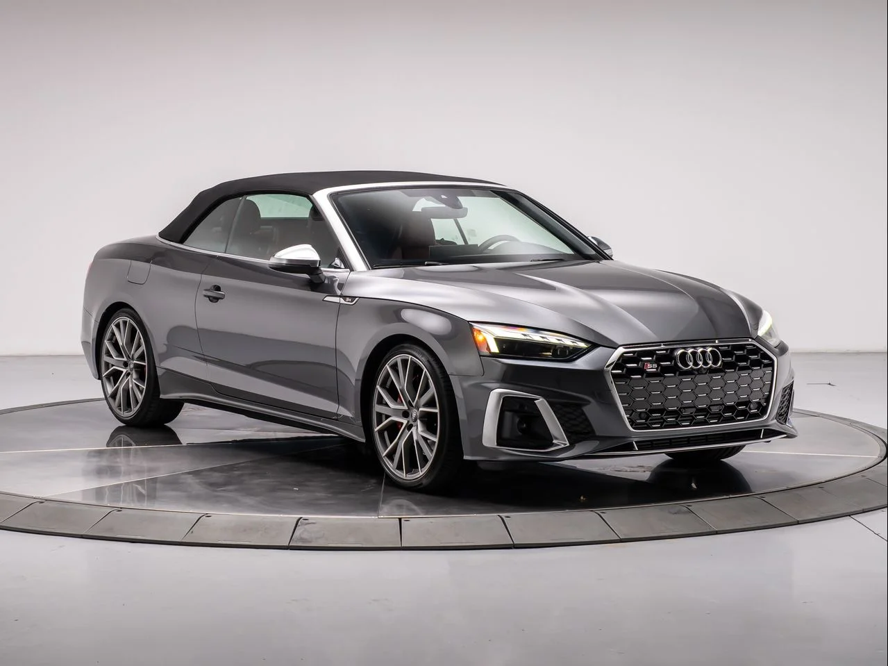 Used 2024 DAYTONA GRAY PEARL EFFECT Audi Premium Plus TFSI quattro Tiptronic image 15