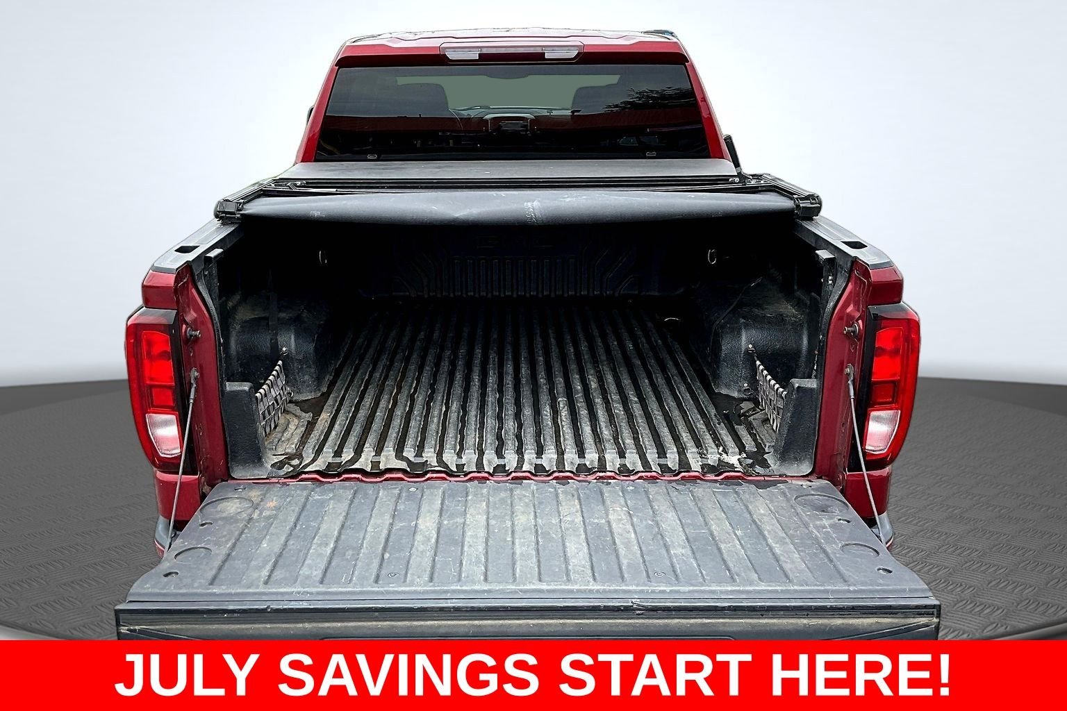 Used 2020 Red GMC Elevation image 8