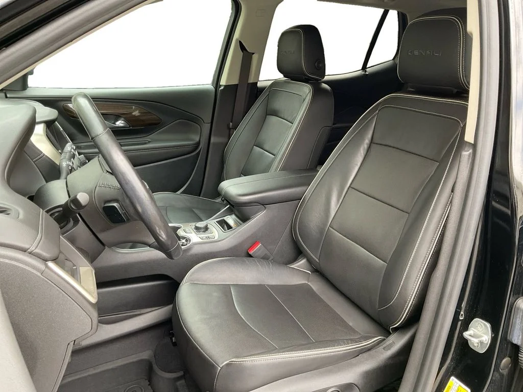 Used 2020 Black GMC Denali image 27