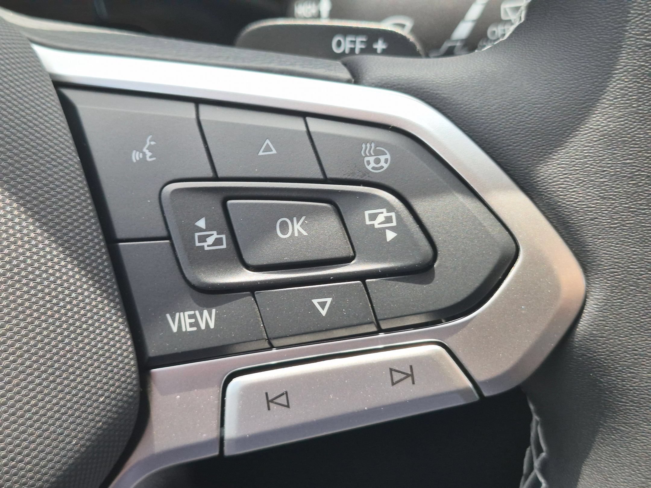 New 2026 Deep Black Pearl Volkswagen 2.0T SE w/Technology image 18