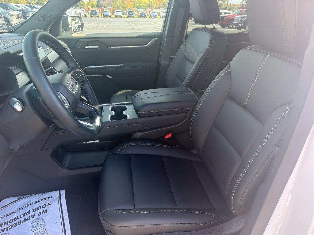 Used 2024 White GMC Elevation image 13