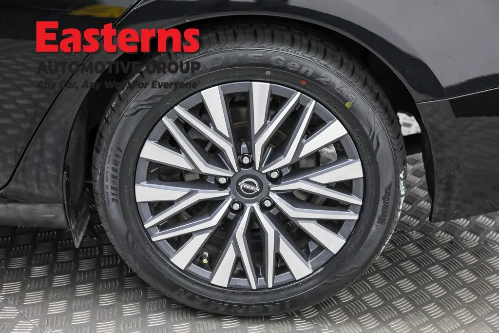 Used 2024 Black Nissan 2.5 SV image 32