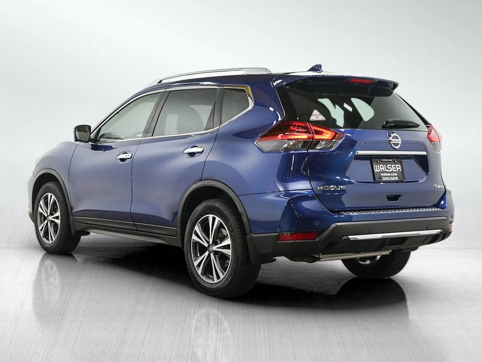 Used 2019 Caspian Blue Metallic Nissan SV image 3