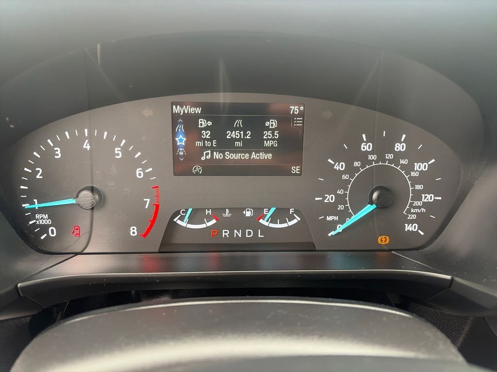 Used 2022 White Ford SE image 16