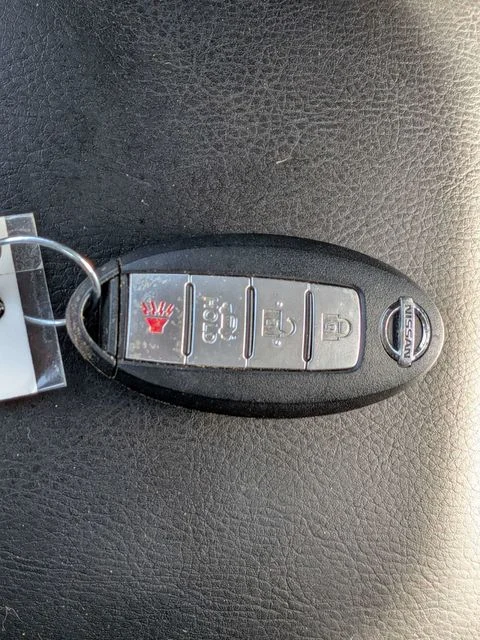 Used 2015 Gray Nissan SR image 28