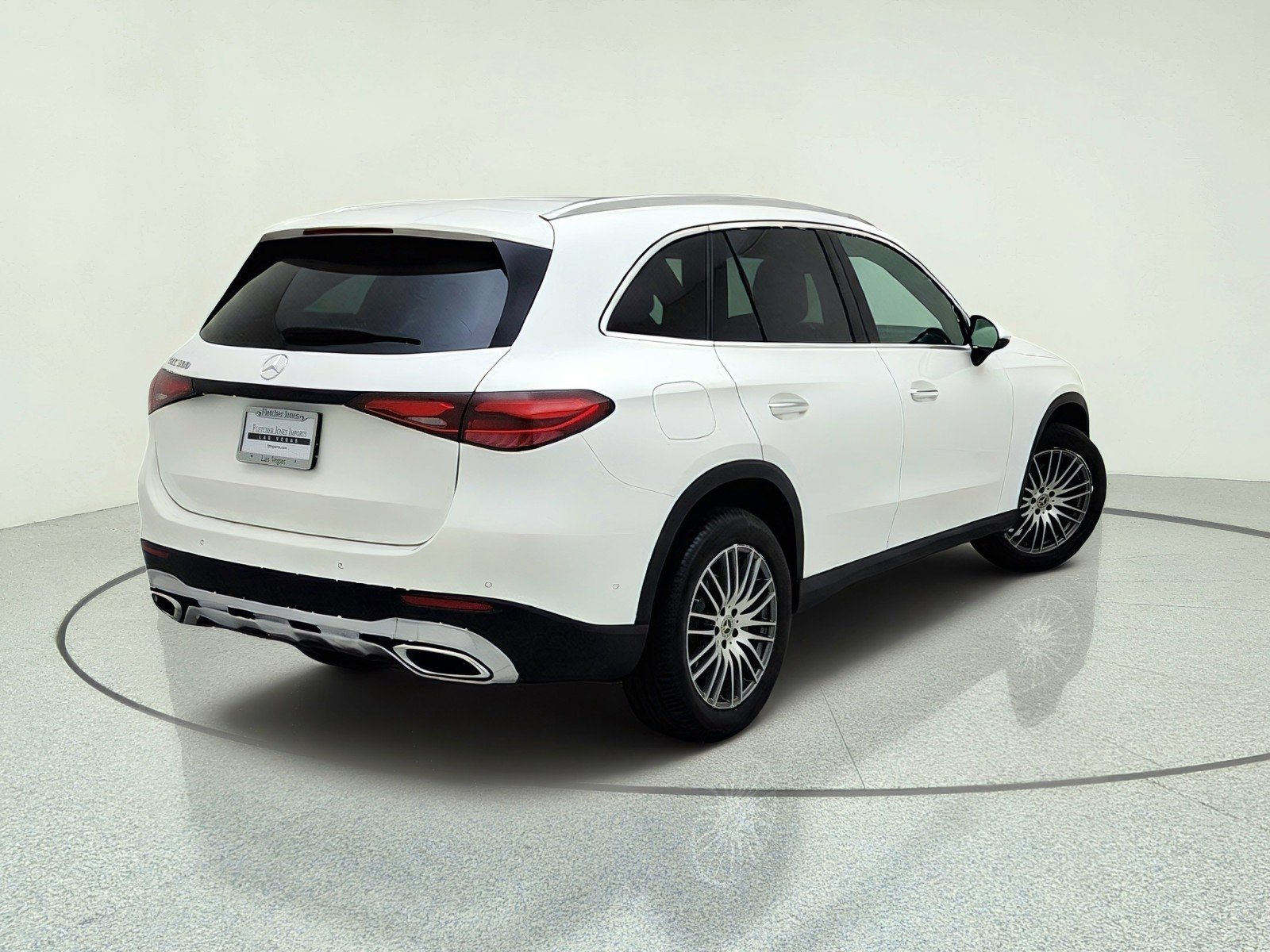 Certified Used 2025 Polar White Mercedes-Benz GLC 300 image 9