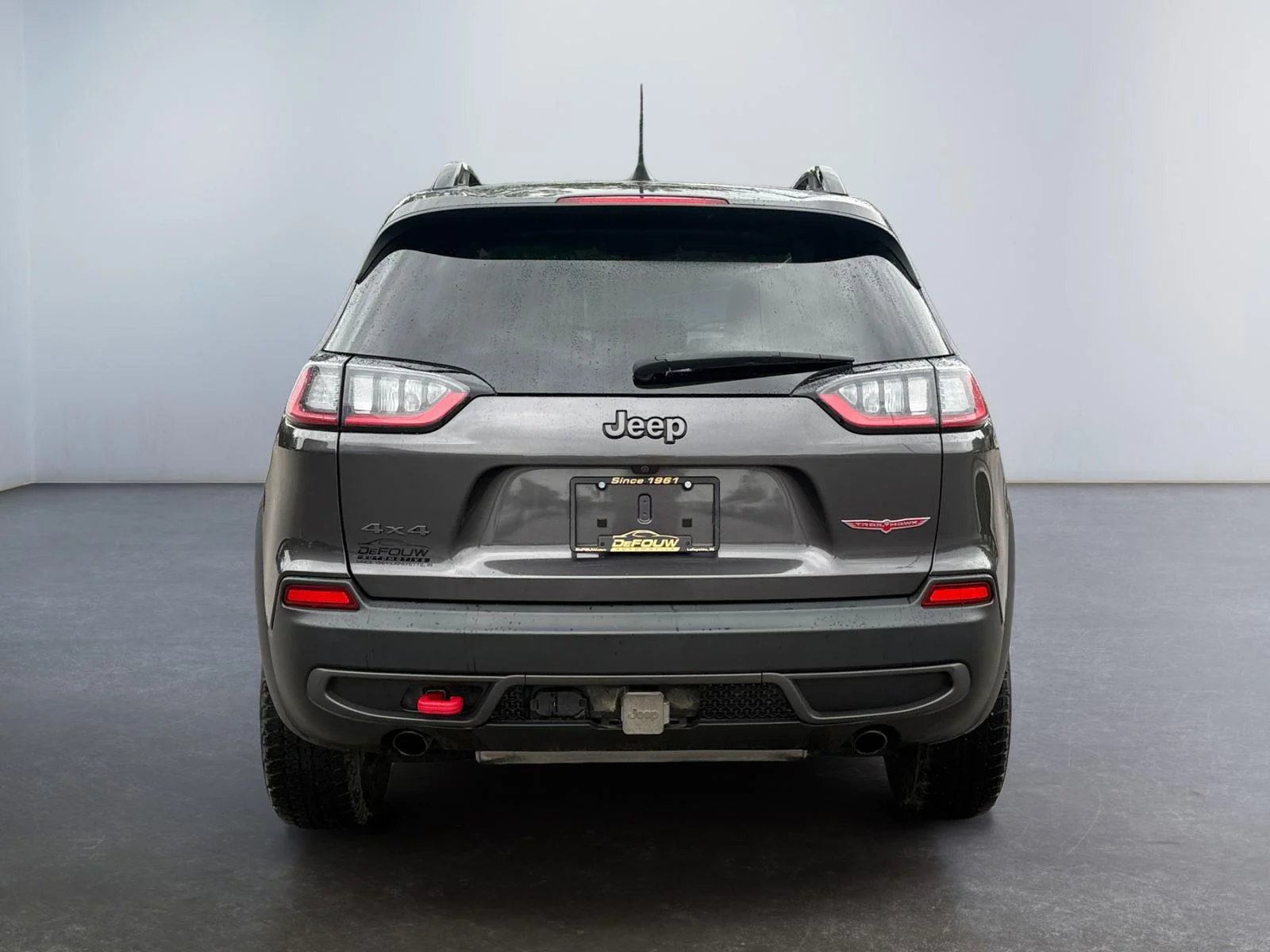 Used 2022 Granite Crystal Metallic Jeep Trailhawk image 4