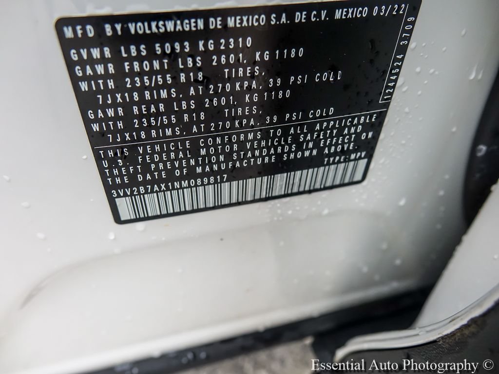 Certified Used 2022  Volkswagen 2.0T SE image 28