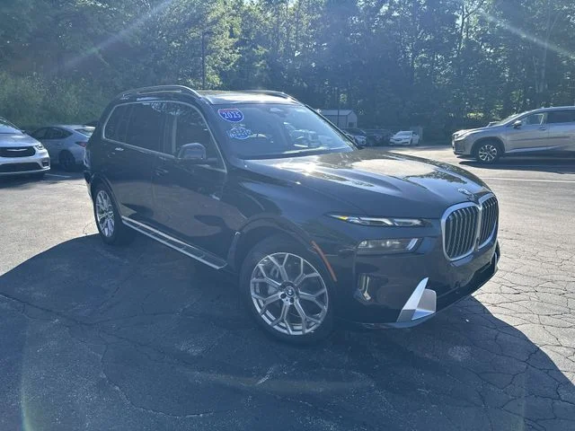 Used 2025 Black BMW xDrive40i image 11