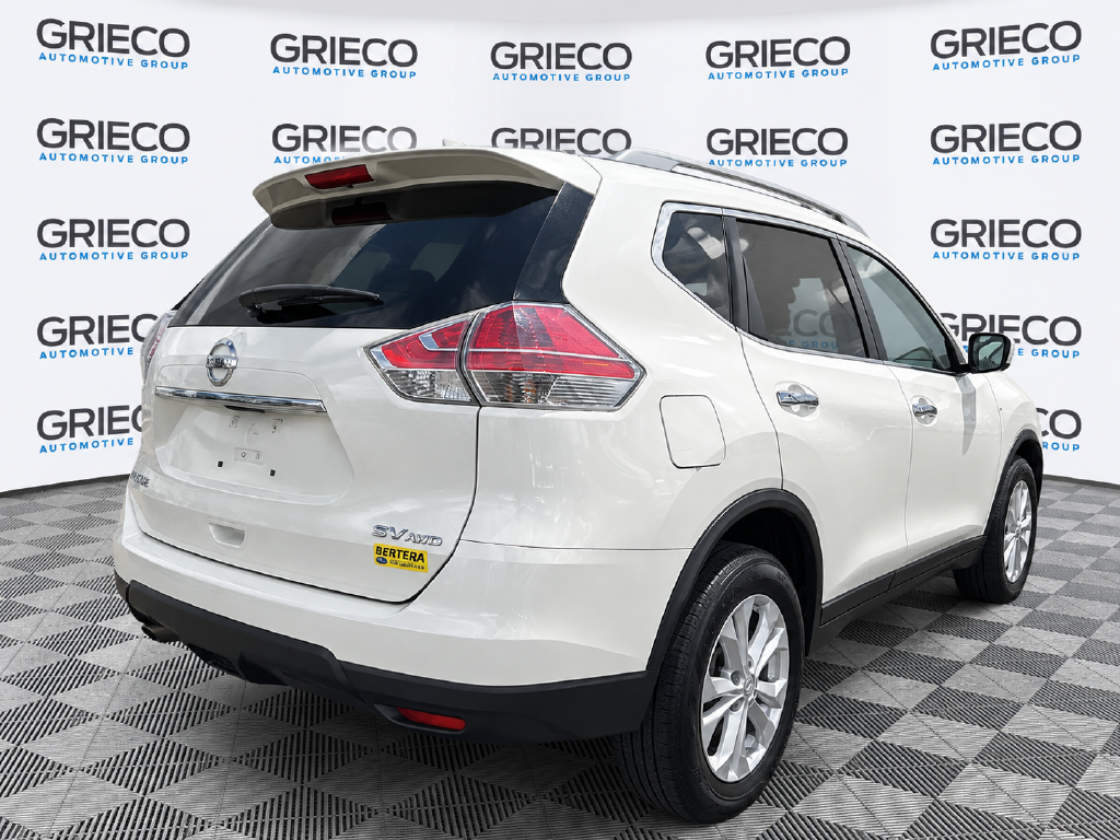 Used 2016 White Nissan SV image 2
