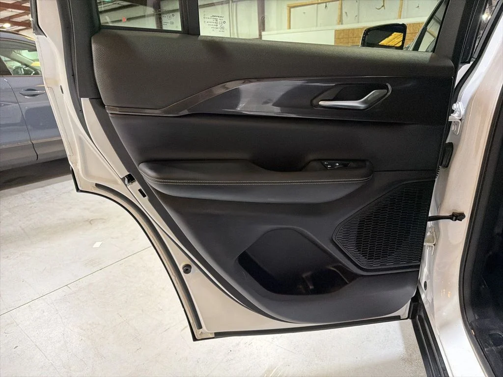 Used 2023 White Jeep Altitude X image 34