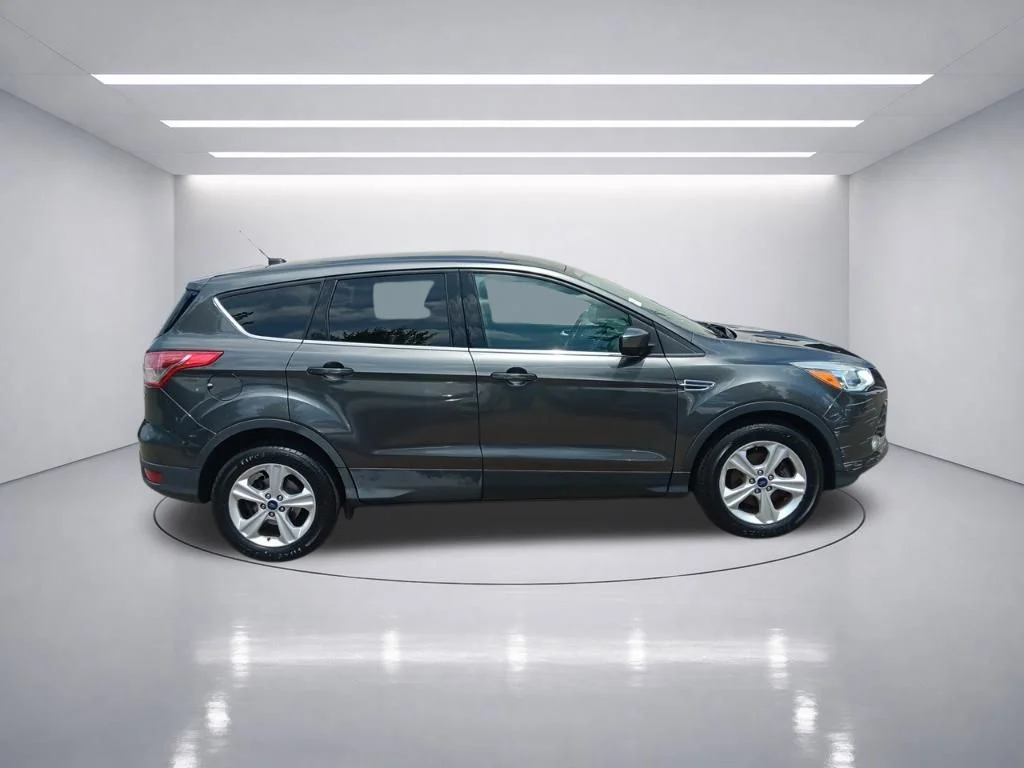 Used 2016 Magnetic Ford SE image 7
