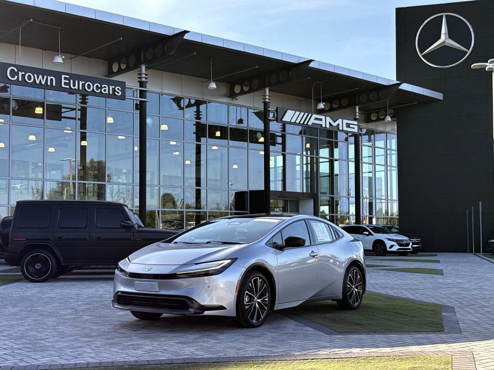 2025 Toyota Prius Limited FWD's photo