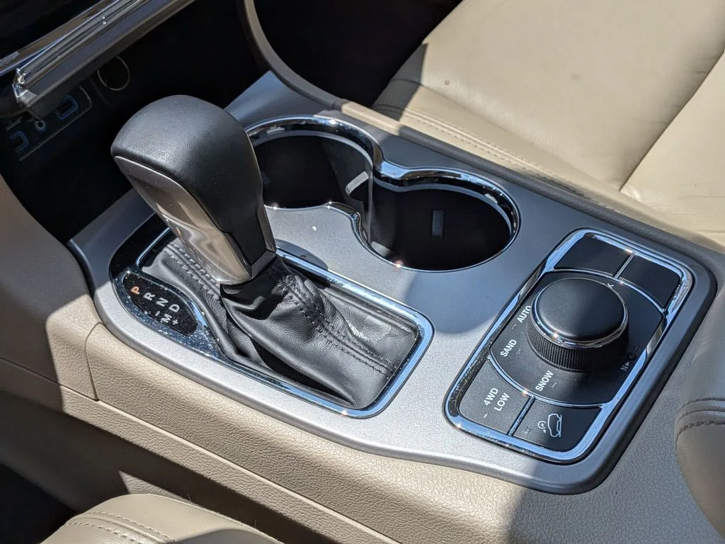 Used 2020 Black Jeep Limited image 18