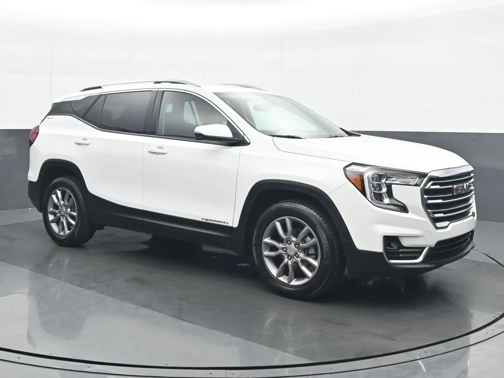 Used 2024 White GMC SLT image 9