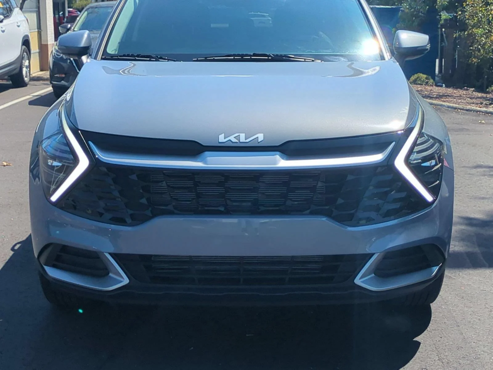 Used 2024 Everlasting Silver Kia EX image 14