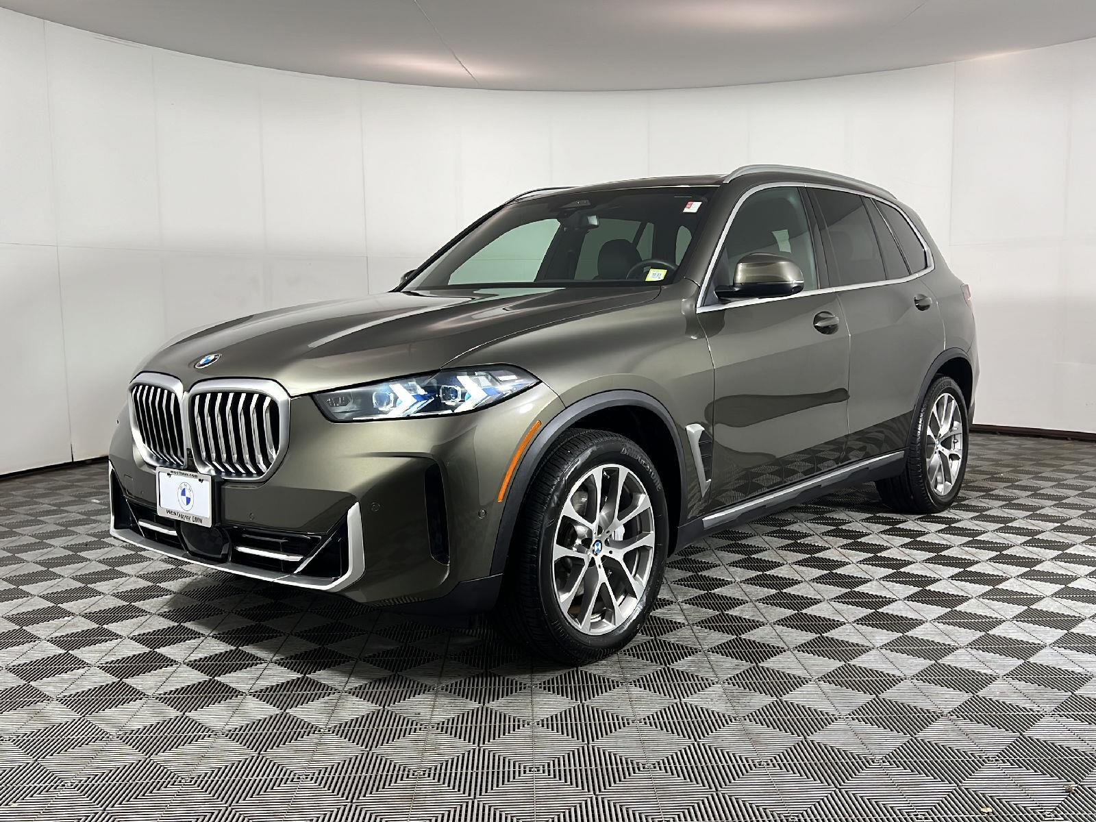 Used 2025 Manhattan Green Metallic BMW xDrive40i image 12