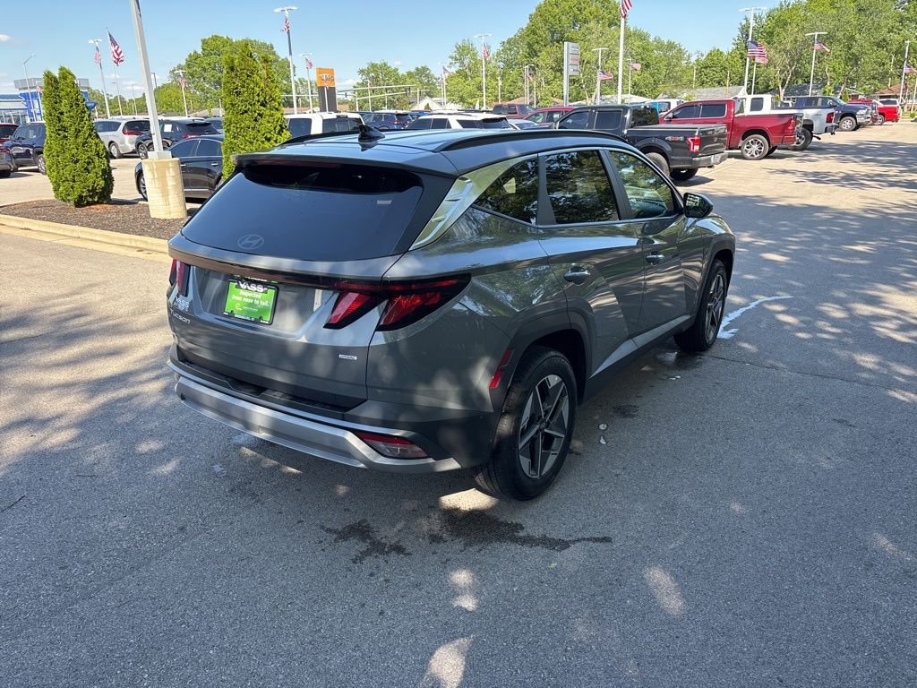 Used 2025 Gray Hyundai SEL image 5