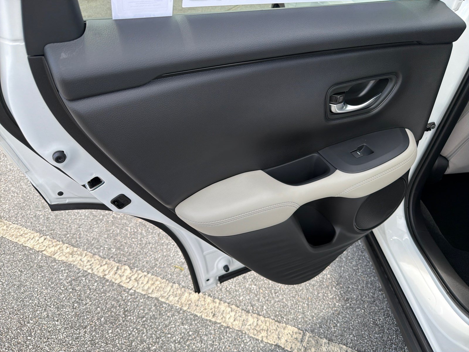 New 2027 Platinum White Pearl Honda LX image 13
