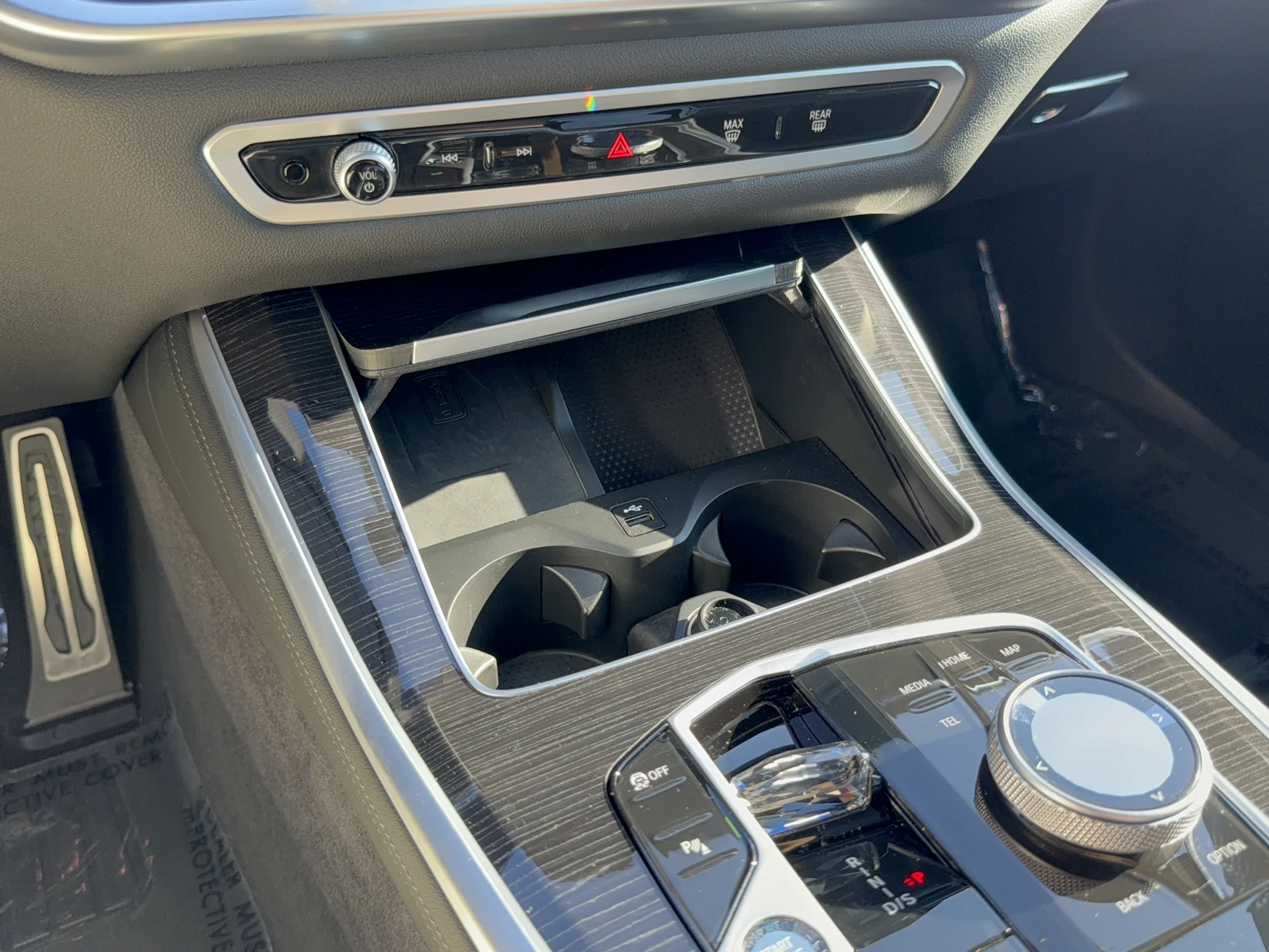 Certified Used 2025 Dravit Grey Metallic BMW xDrive40i image 20