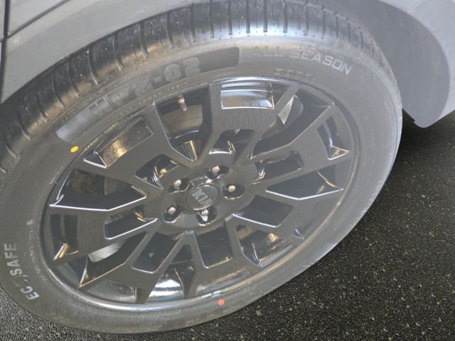 Used 2021 Gray Kia SX image 37