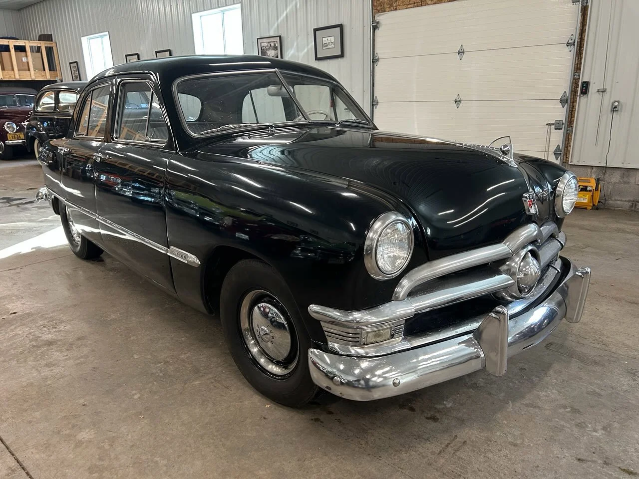Used 1950  Ford 4Dr image 2