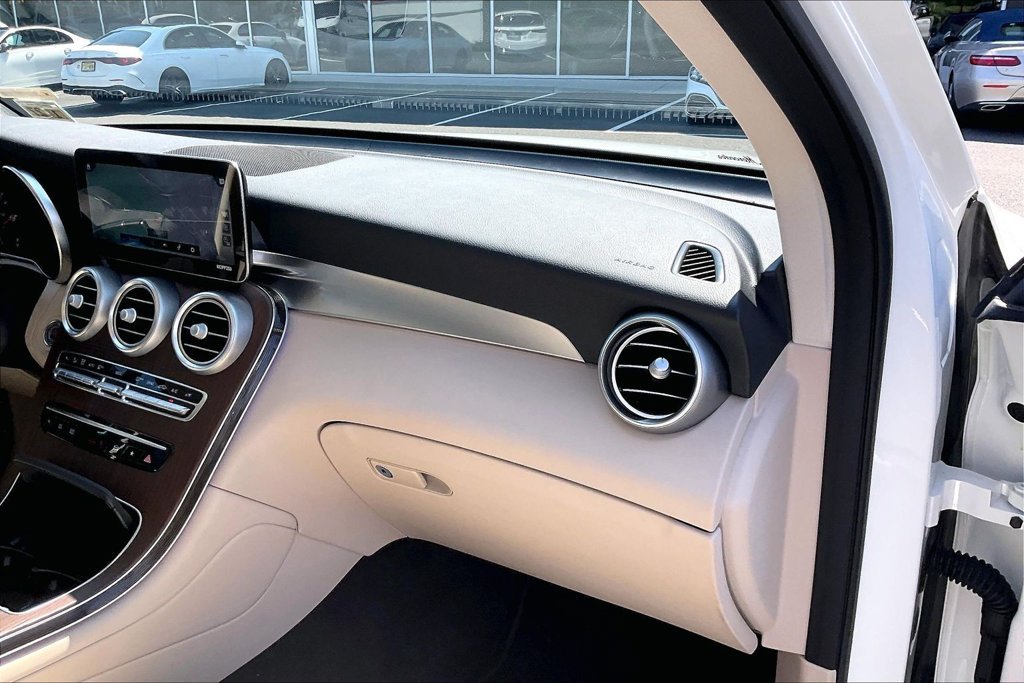 2022 Mercedes-Benz GLC GLC300 - Photo 14