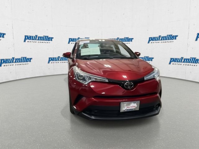 Certified Used 2018 Pearl Toyota XLE image 3