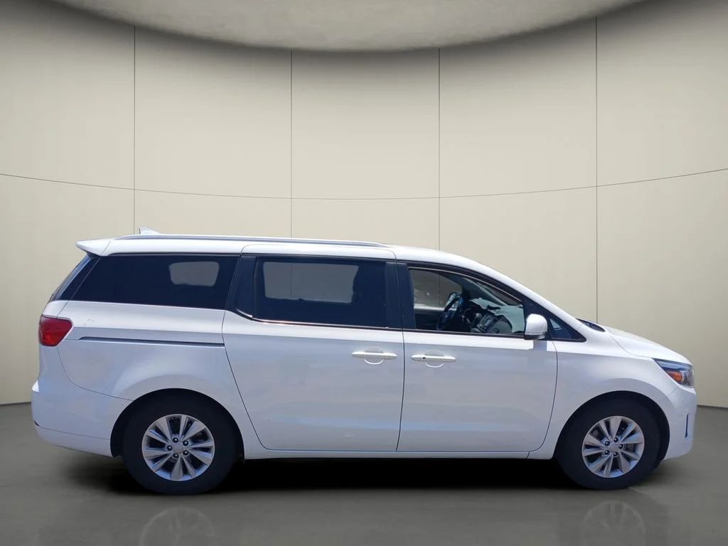Used 2016 White Kia LX image 8