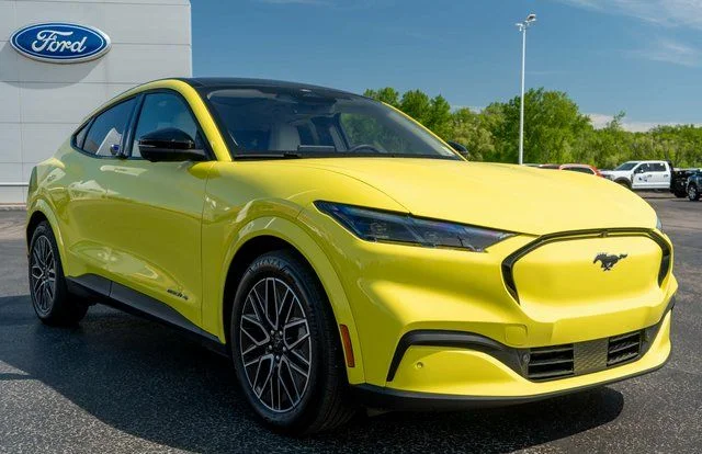 Used 2025 Yellow Ford Premium image 4