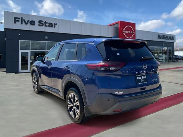Used 2022 Blue Nissan SV image 4