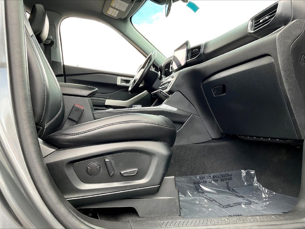 Used 2023 Gray Ford XLT image 36