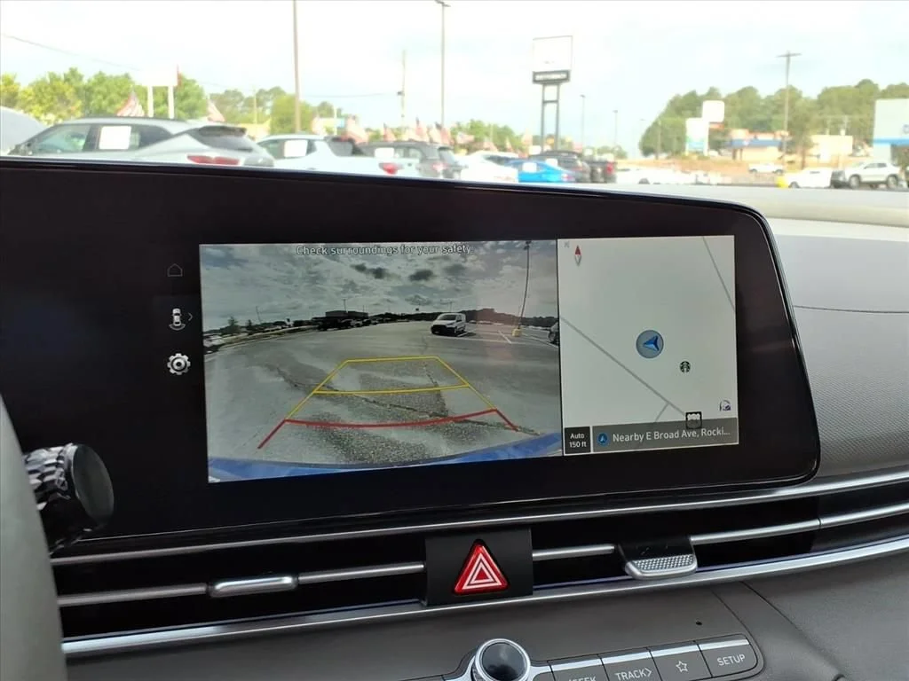 Used 2025 Blue Hyundai SEL Convenience image 8