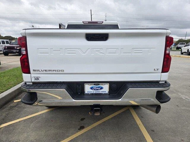 Used 2024 Summit White Chevrolet LT image 4