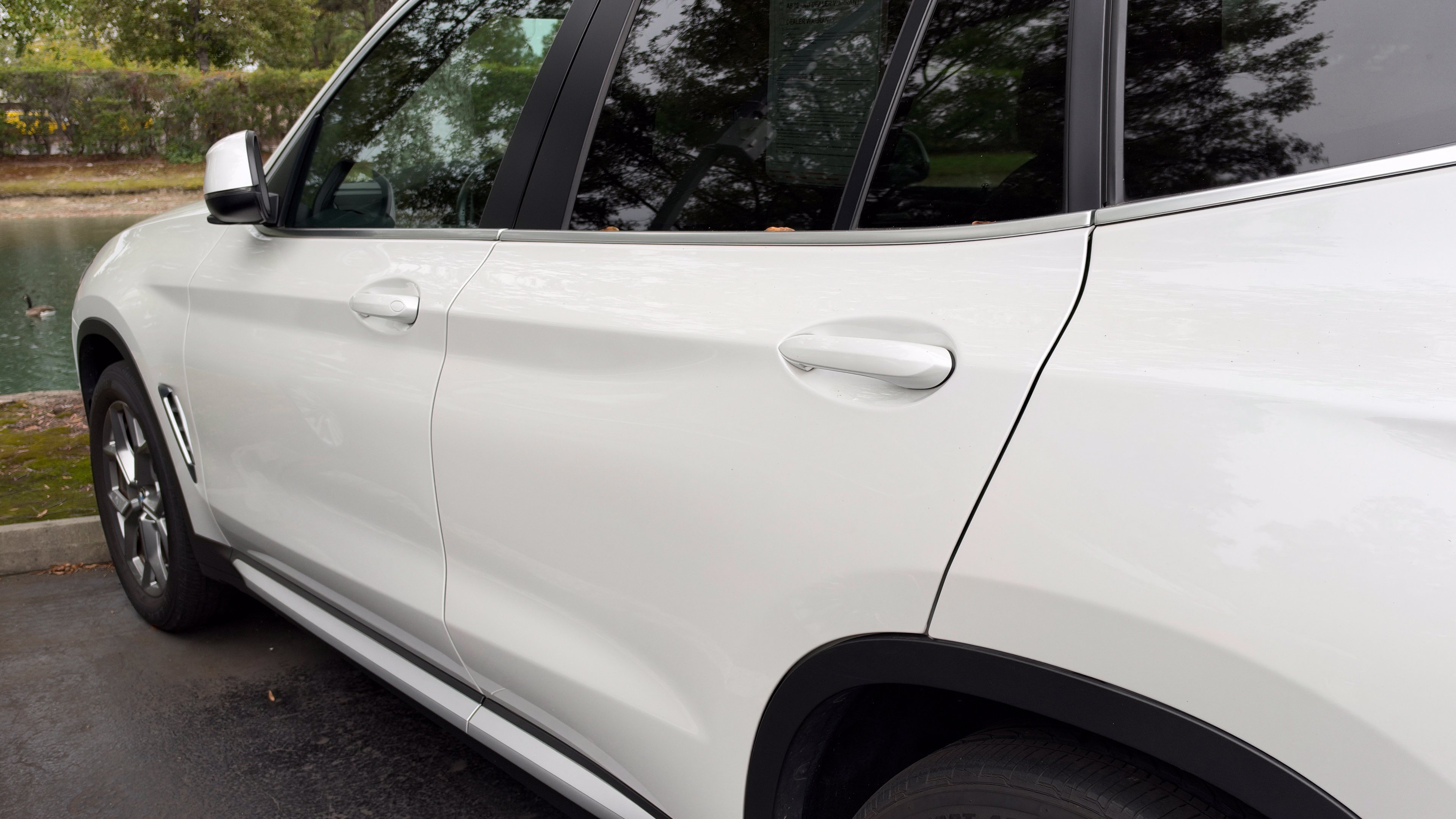Used 2022 Mineral White Metallic BMW xDrive30i image 10