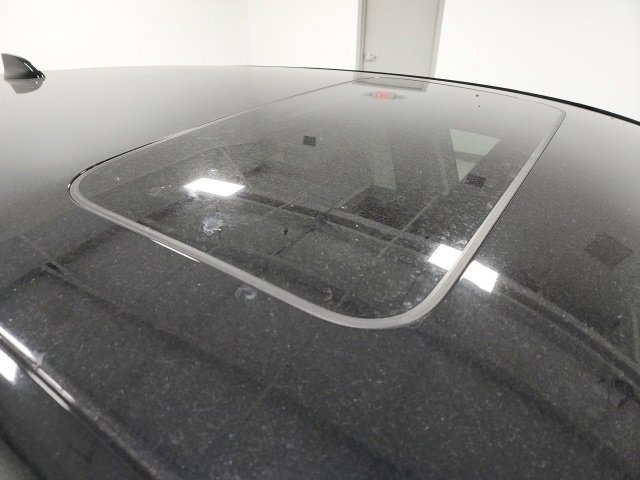 Certified Used 2025 Crystal Black Pearl Honda EX-L image 9