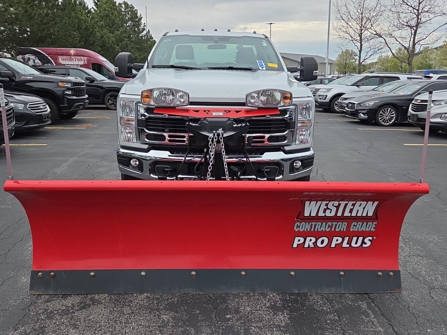 Used 2025 Oxford White Ford XLT image 7