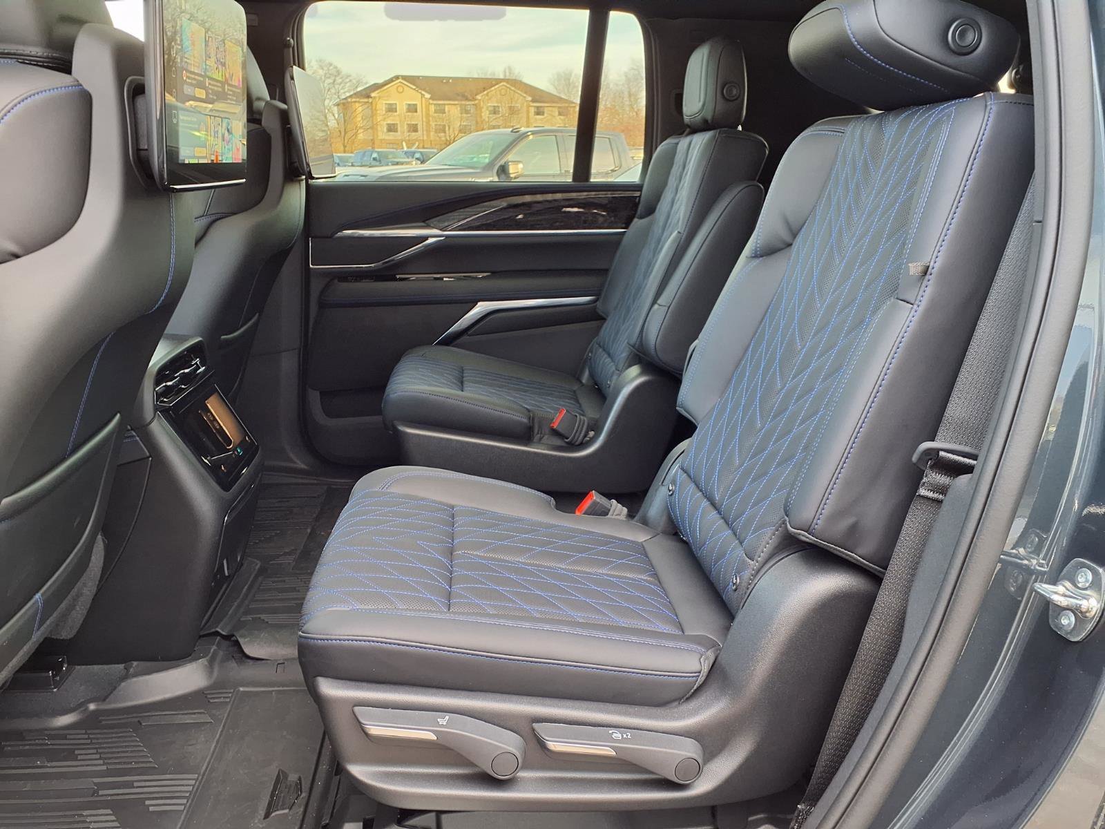 2026 Cadillac Escalade IQL Sport - Photo 8