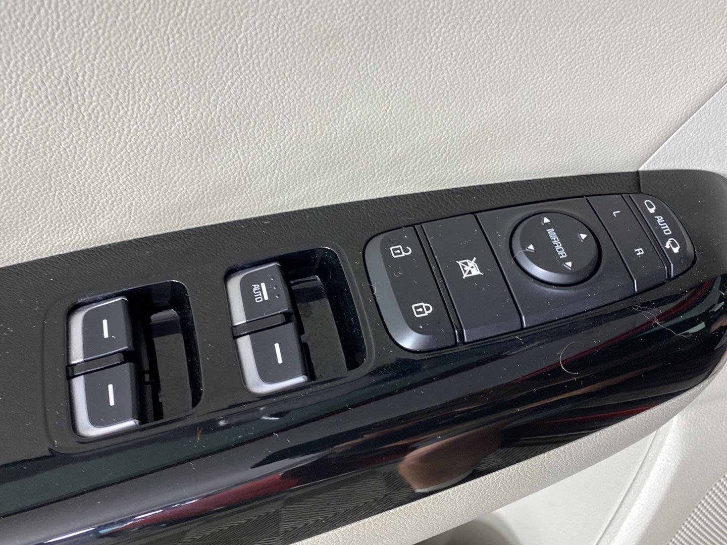 Used 2021 Hyper Red Kia SX Turbo image 21